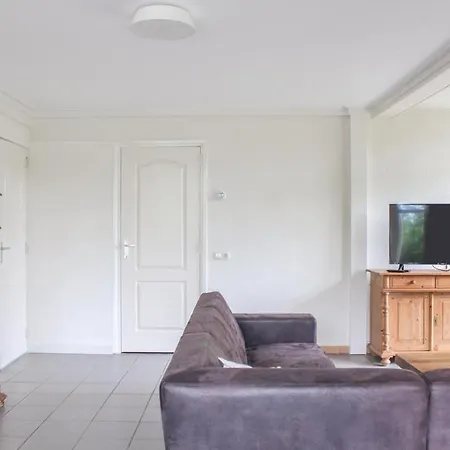 Three-bedroom Holiday In בית נופש רורלו