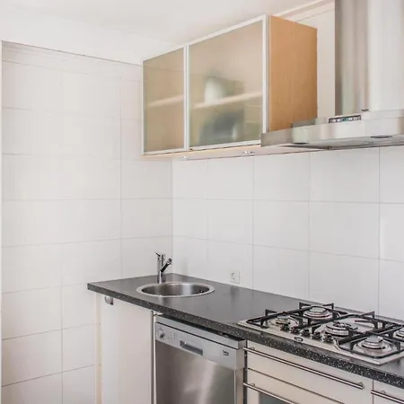 Three-bedroom Holiday In בית נופש רורלו