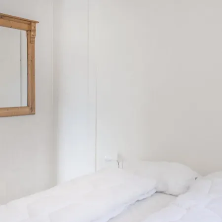 Three-bedroom Holiday In בית נופש רורלו